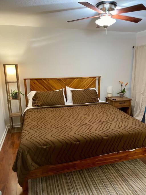 1 Bdrm Poolside Garden Apartment *