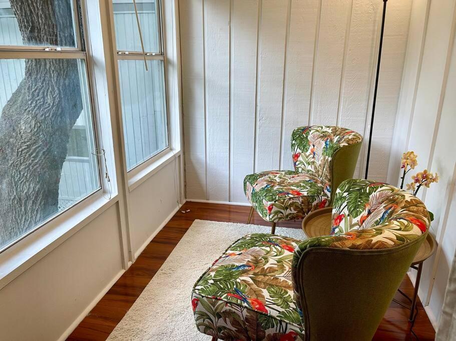 1 Bdrm Poolside Garden Austin
