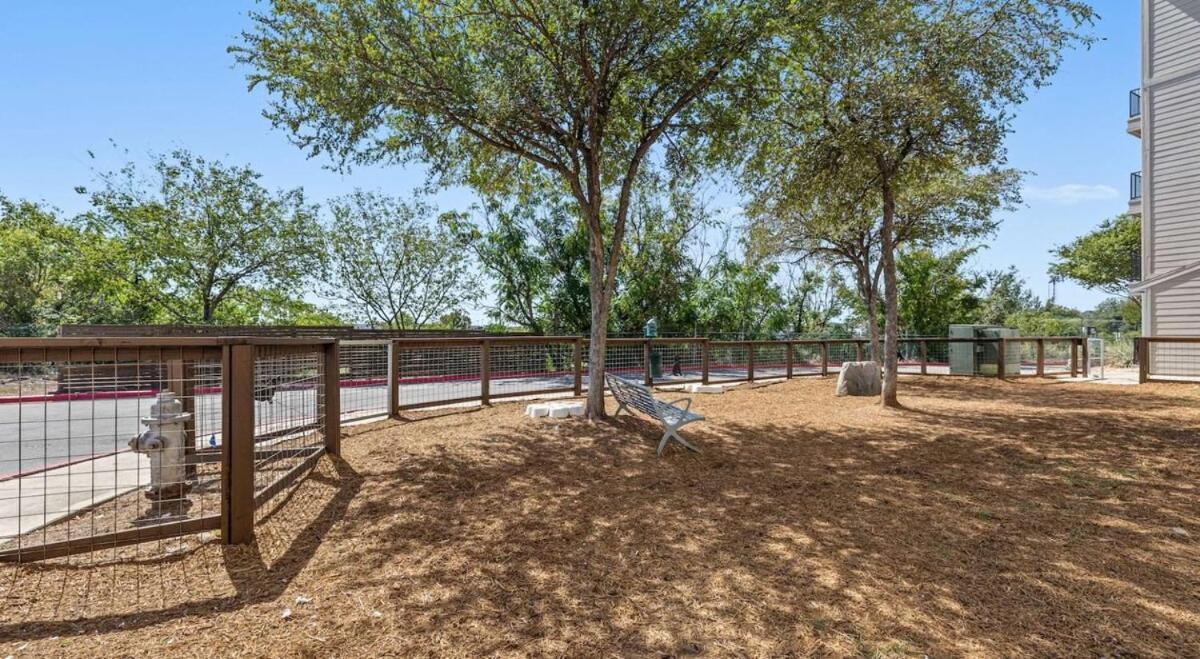 Modern 2b Near Downtown With Pool And Cozy King Beds * Austin