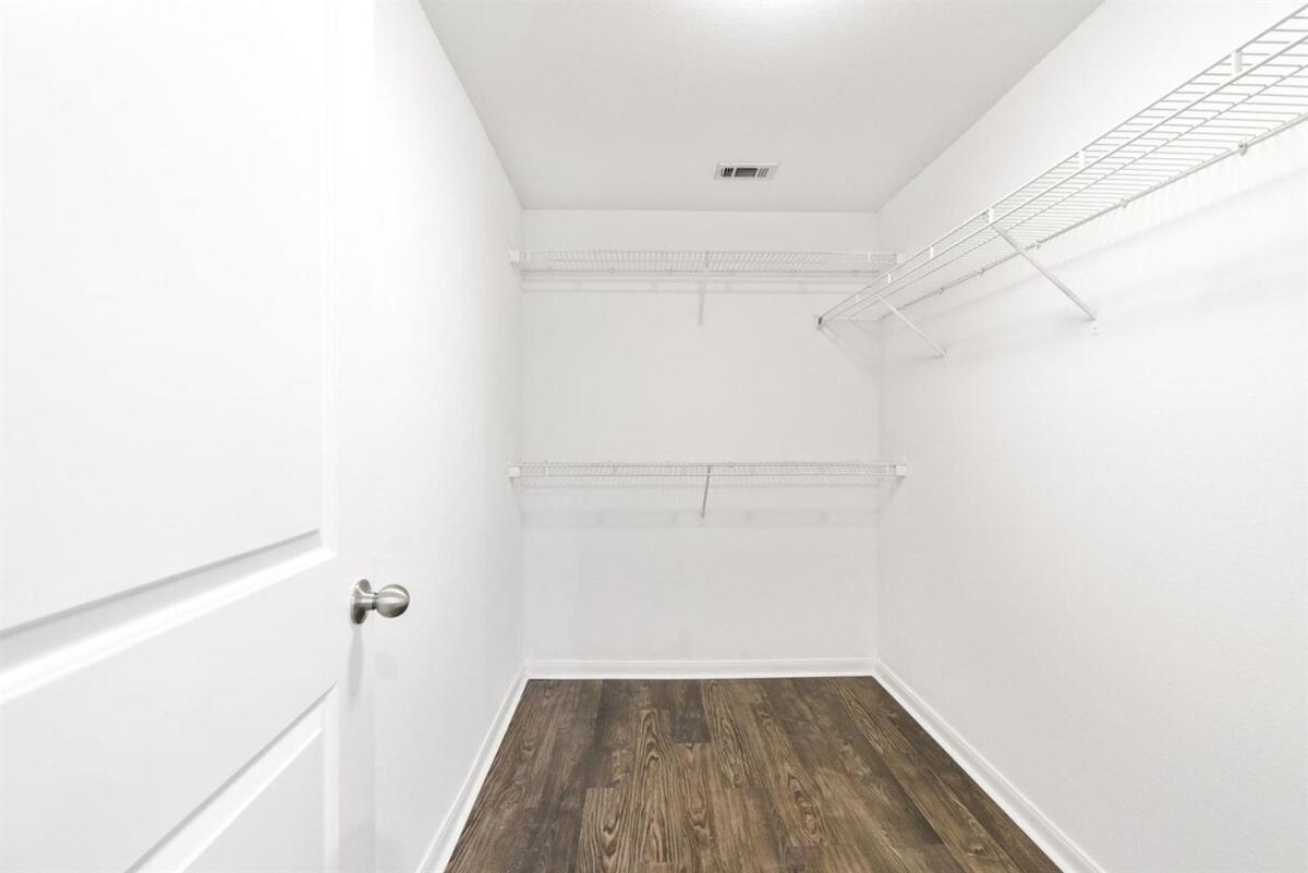 Apartment Modern 2b Near Downtown With Pool And Cozy King Beds *