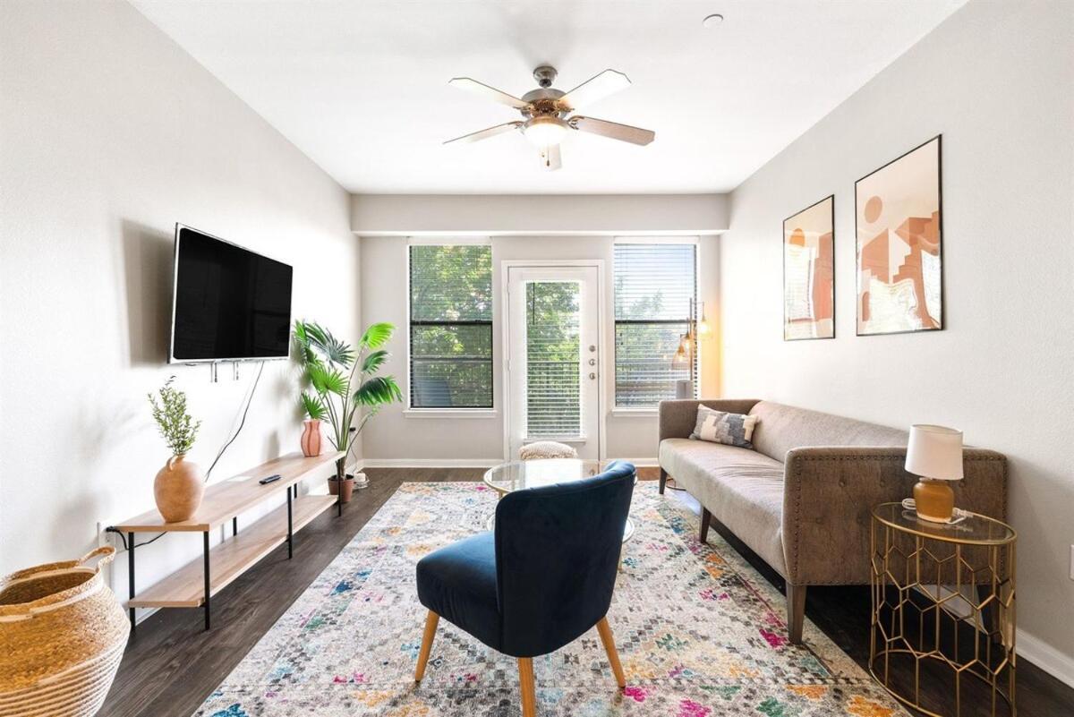 Modern 2b Near Downtown With Pool And Cozy King Beds Apartment Austin