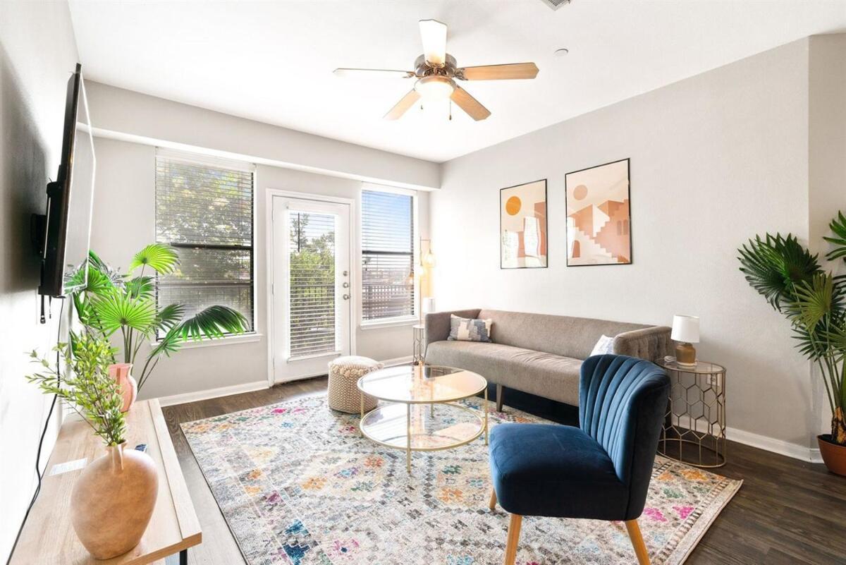 Modern 2b Near Downtown With Pool And Cozy King Beds Apartment Austin