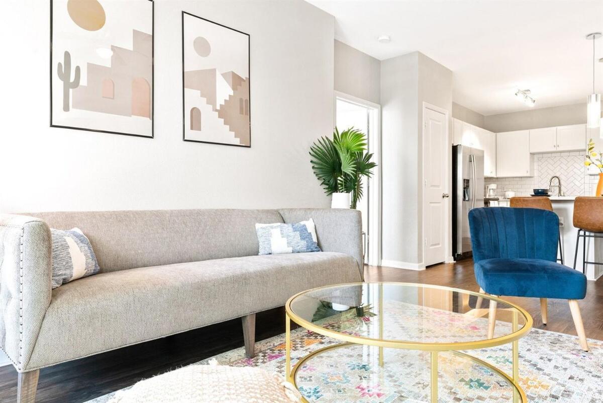 Modern 2b Near Downtown With Pool And Cozy King Beds *