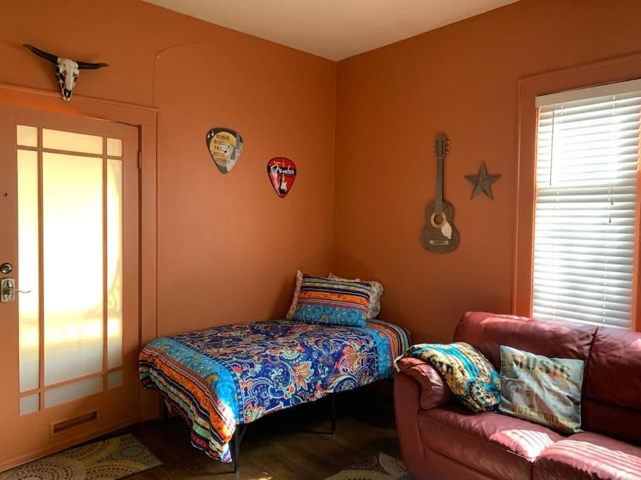 Apartment Great Location Downtown Austin-fenced Area For Dogs, Near Ut *