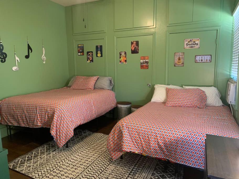 Apartment Great Location Downtown Austin-fenced Area For Dogs, Near Ut
