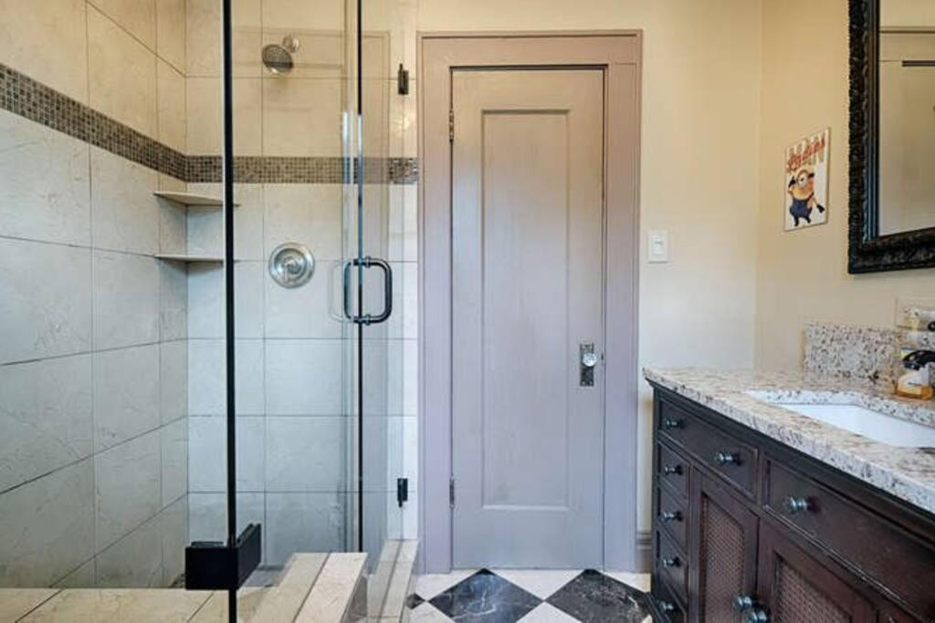 Apartment Great Location Downtown Austin-fenced Area For Dogs, Near Ut *