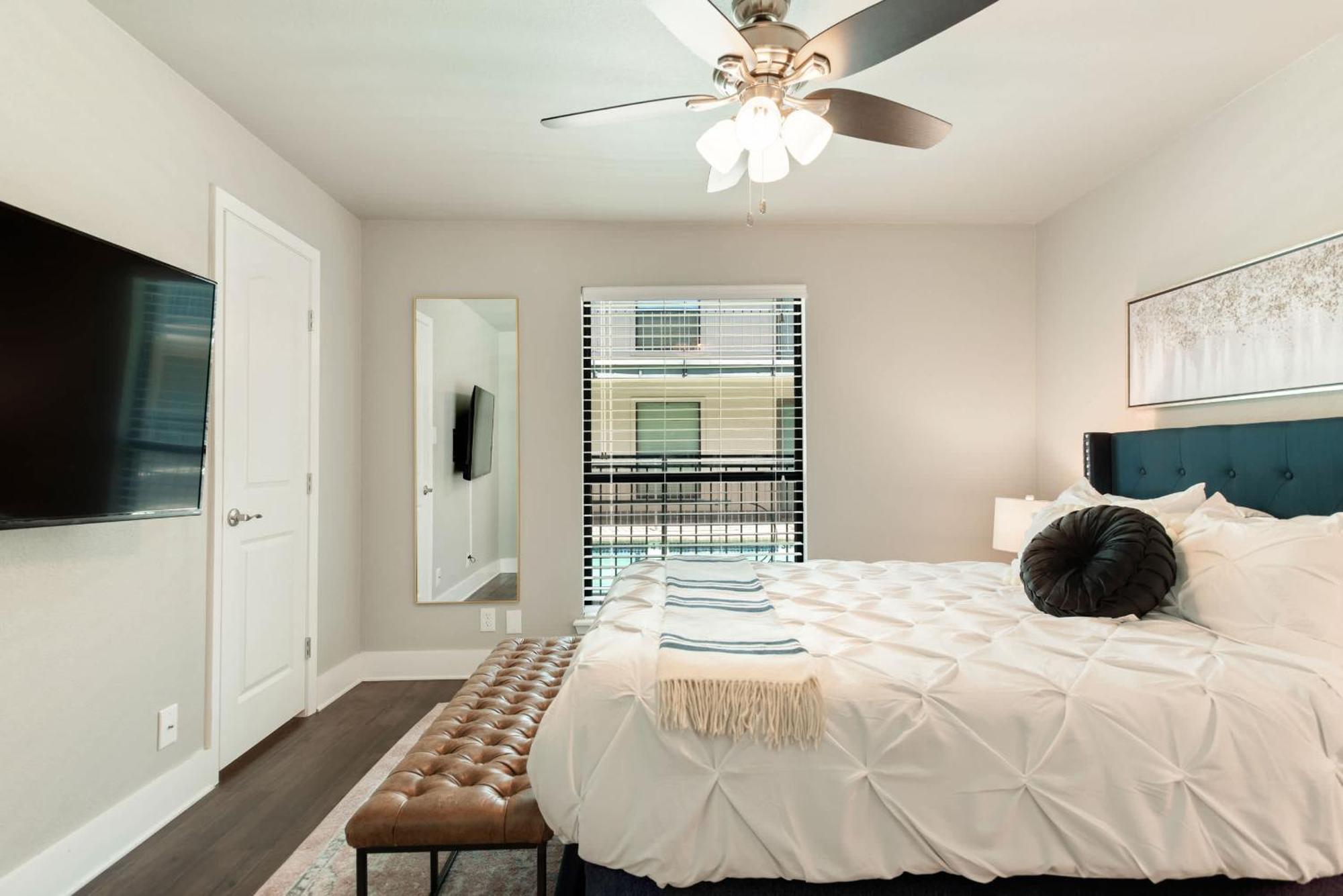 The Flamingo 103 L Pool L Sleeps 5 L 65 Smart Tv Apartment
