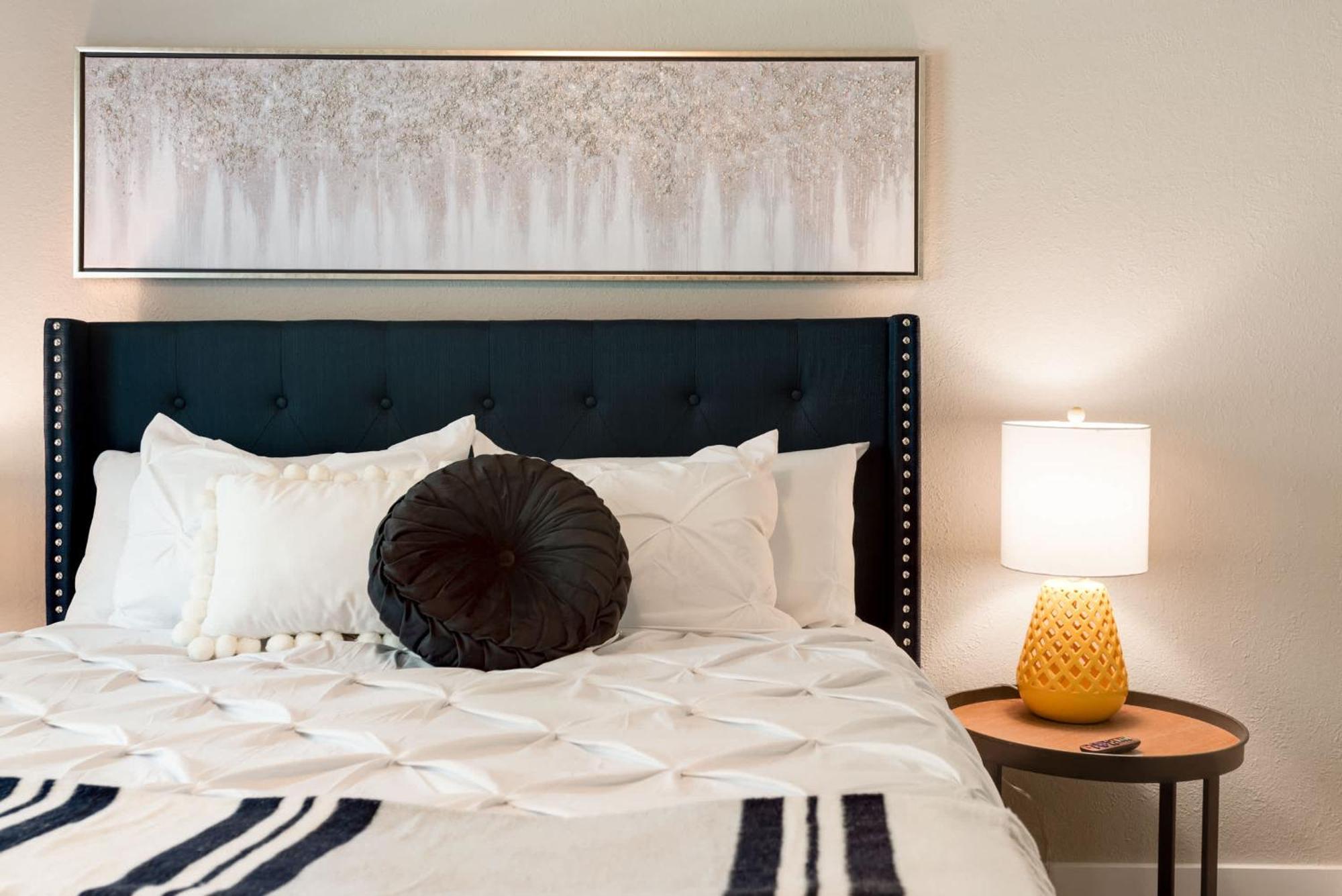 Apartment The Flamingo 103 L Pool L Sleeps 5 L 65 Smart Tv Austin