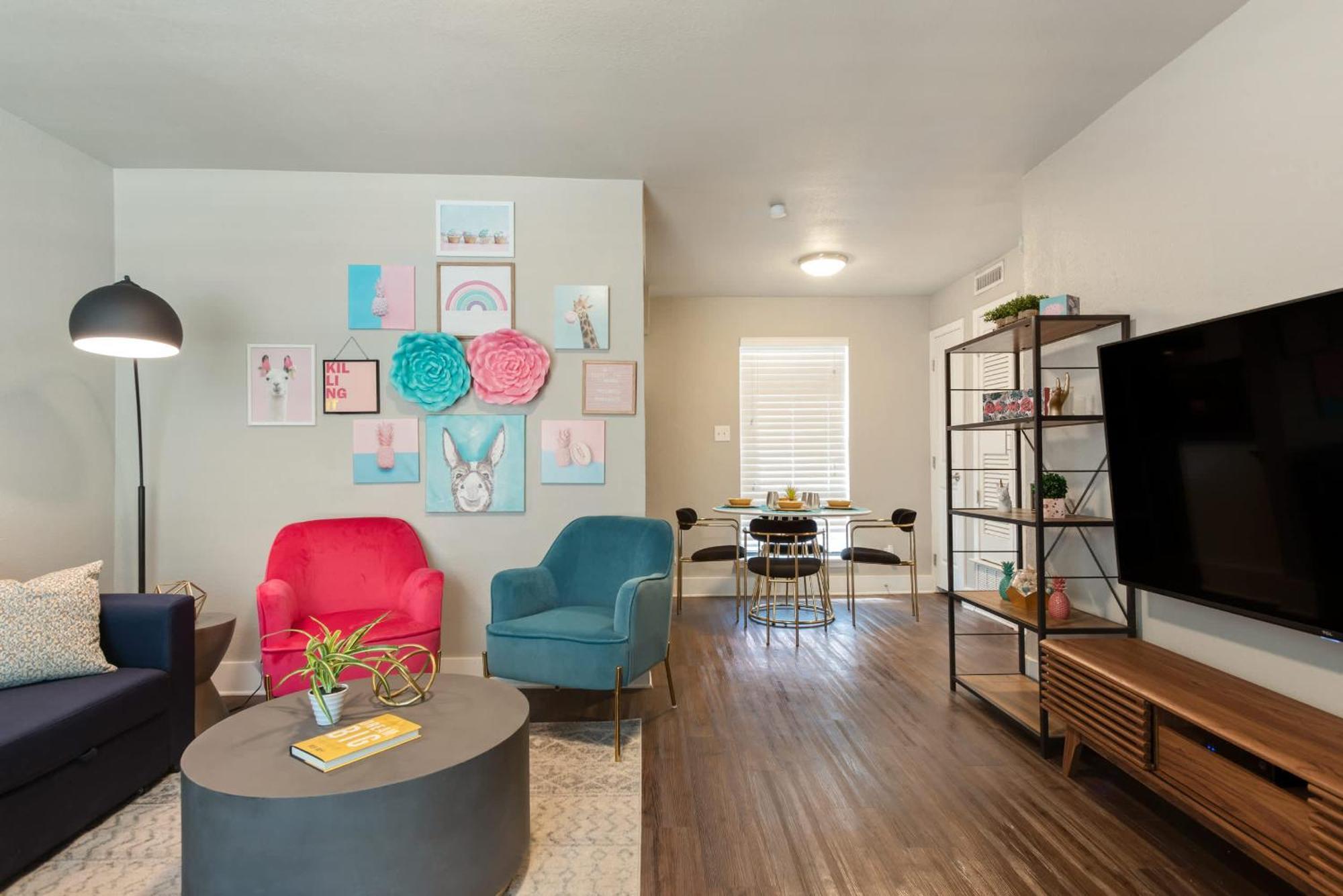 Apartment The Flamingo 103 L Pool L Sleeps 5 L 65 Smart Tv