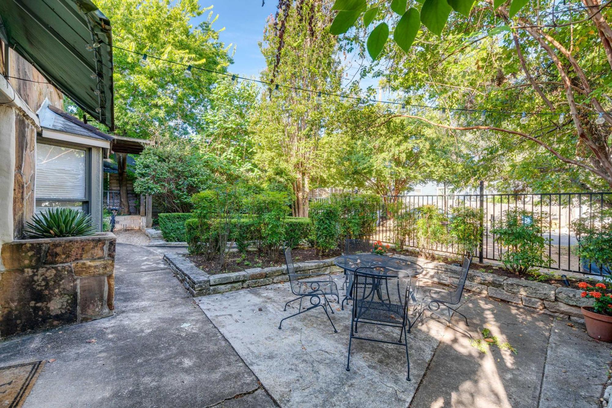 Historic About 4 Mi To Downtown! Apartment