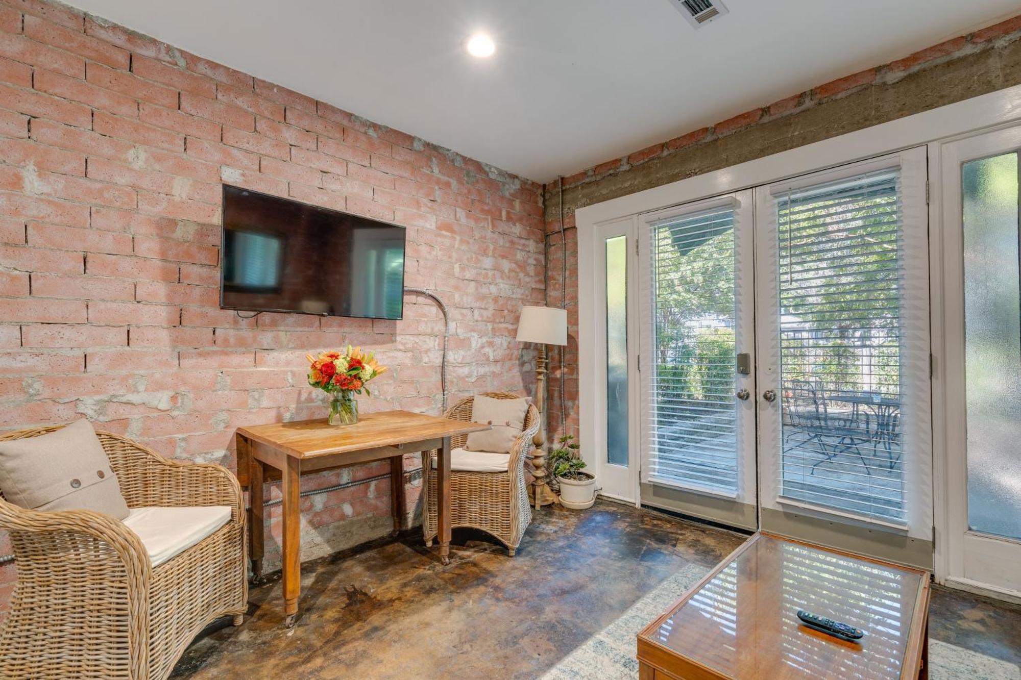 Historic About 4 Mi To Downtown! Apartment *