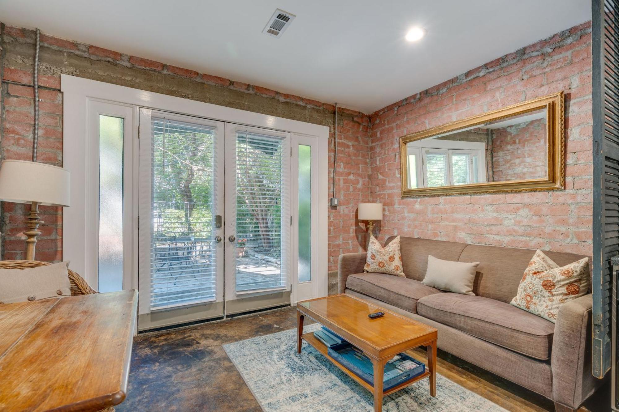 Apartment Historic About 4 Mi To Downtown! Austin