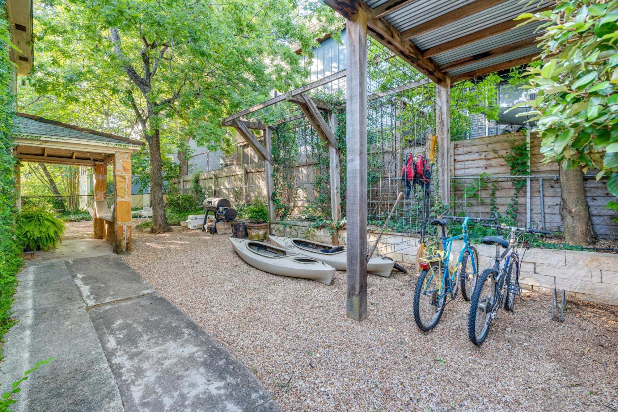 Historic About 4 Mi To Downtown! Apartment