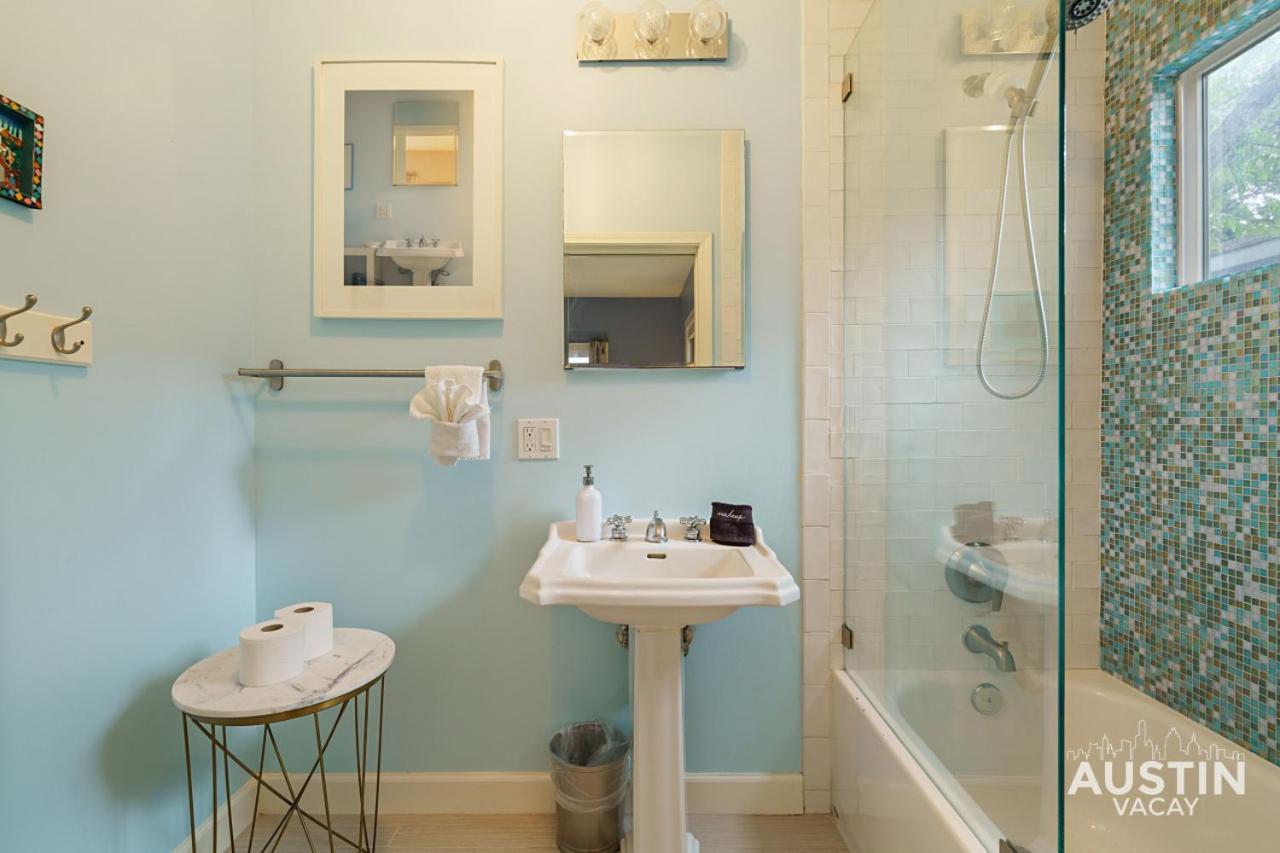 Charming Vintage House In Zilker With Hot Tub And Parking Holiday home *