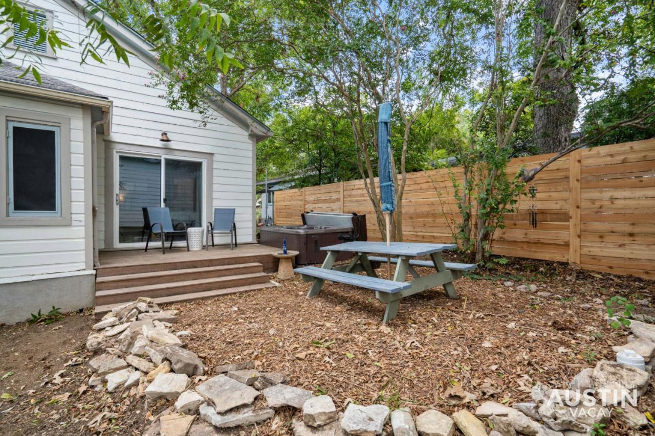 Holiday home Charming Vintage House In Zilker With Hot Tub And Parking