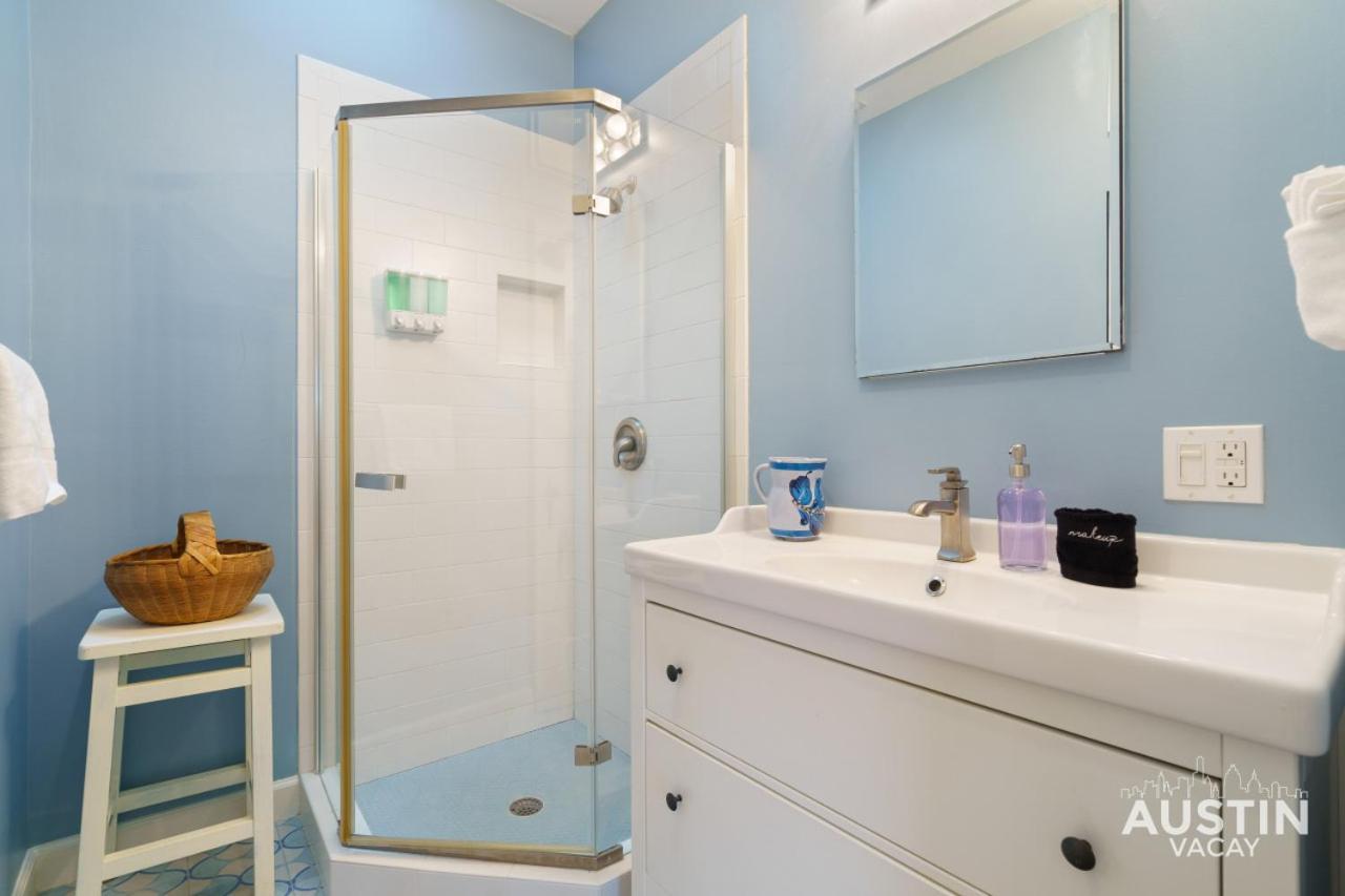 Charming Vintage House In Zilker With Hot Tub And Parking Holiday home Austin