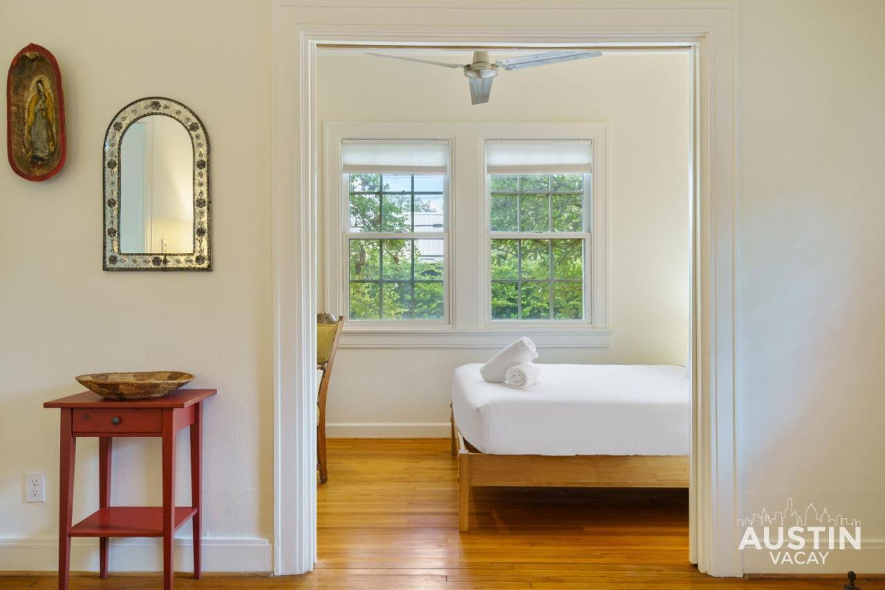 Holiday home Charming Vintage House In Zilker With Hot Tub And Parking