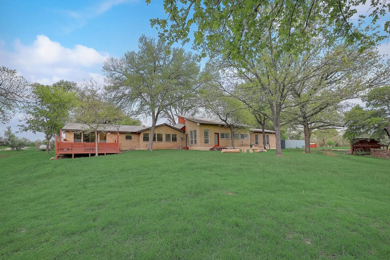 Dunlap Oasis Spacious 5br 12mi To Dt Austin