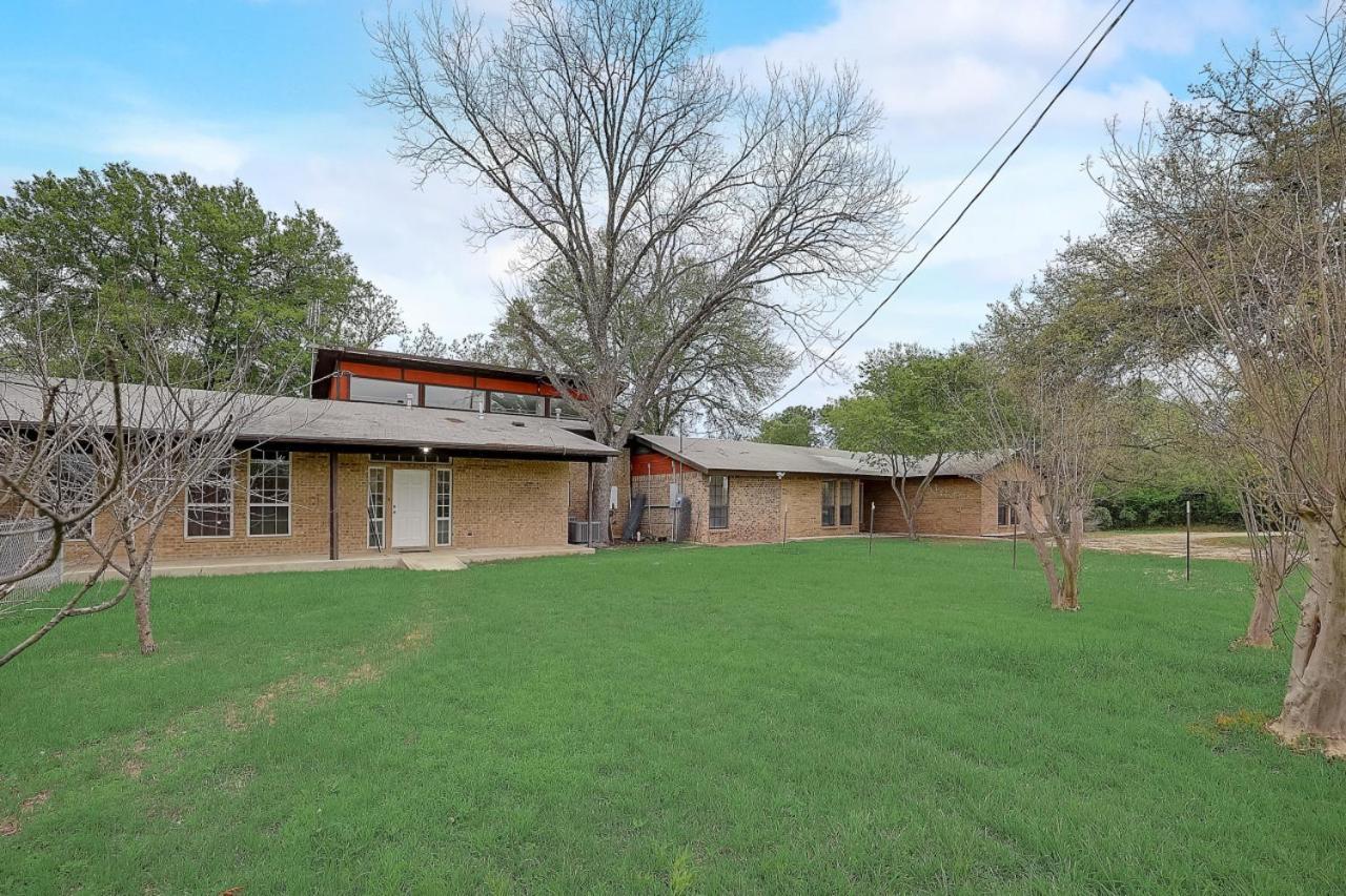 Dunlap Oasis Spacious 5br 12mi To Dt Austin