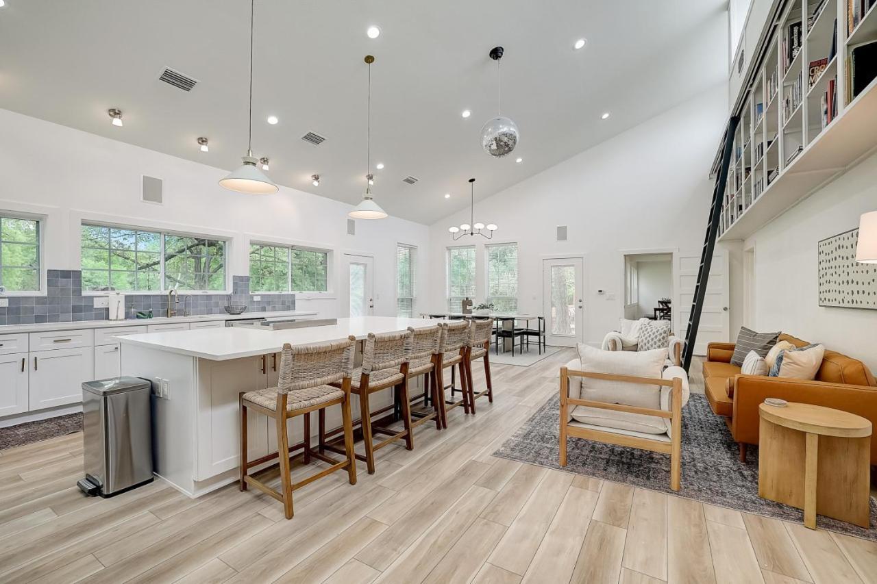 Dunlap Oasis Spacious 5br 12mi To Dt Holiday home Austin