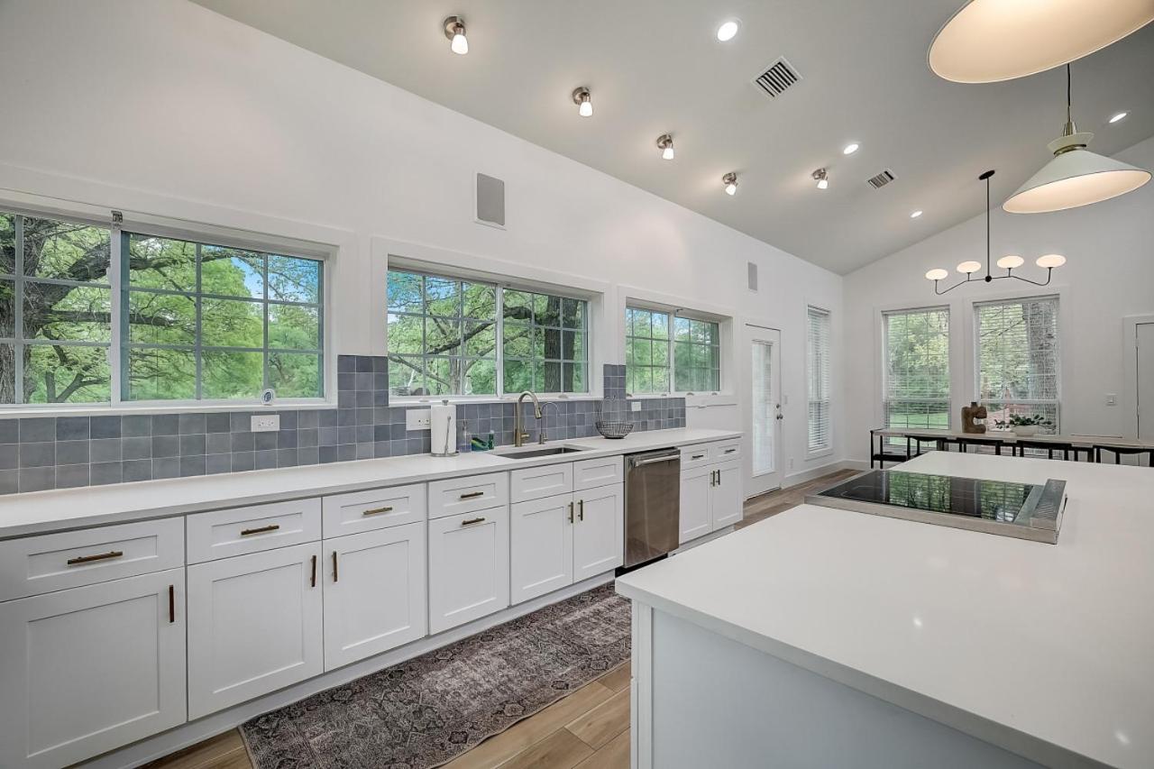 Dunlap Oasis Spacious 5br 12mi To Dt * Austin