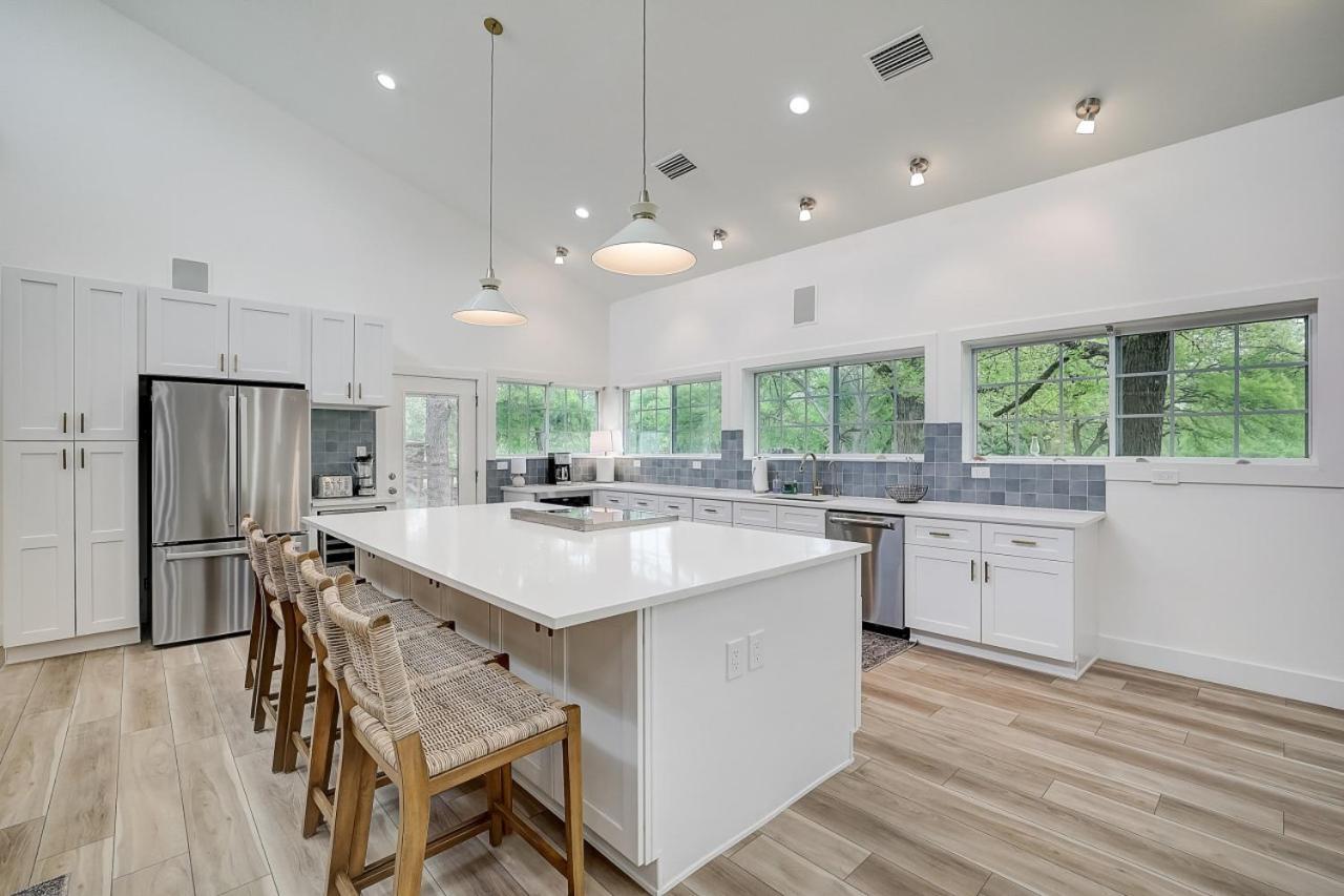 Dunlap Oasis Spacious 5br 12mi To Dt Holiday home Austin