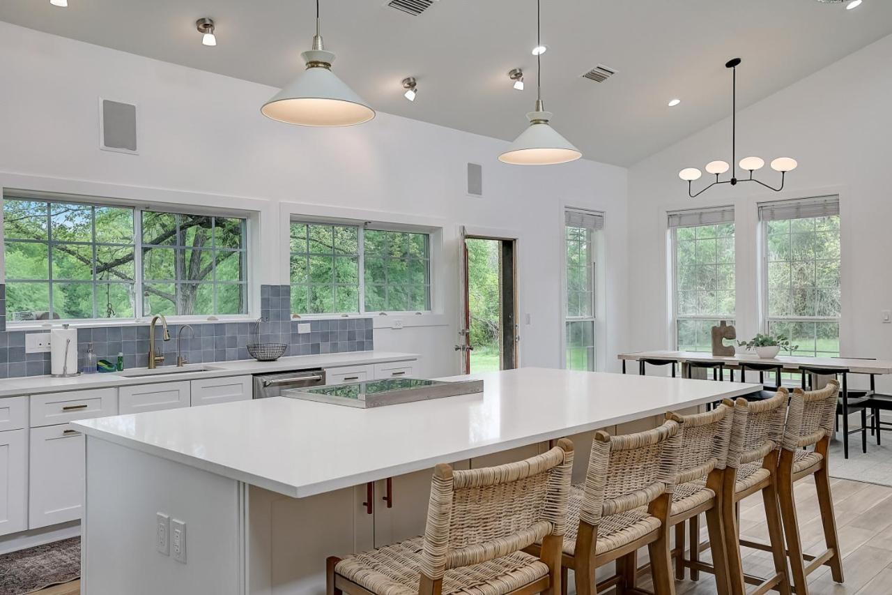 Dunlap Oasis Spacious 5br 12mi To Dt * Austin