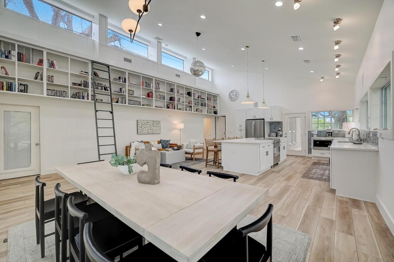 Dunlap Oasis Spacious 5br 12mi To Dt Austin