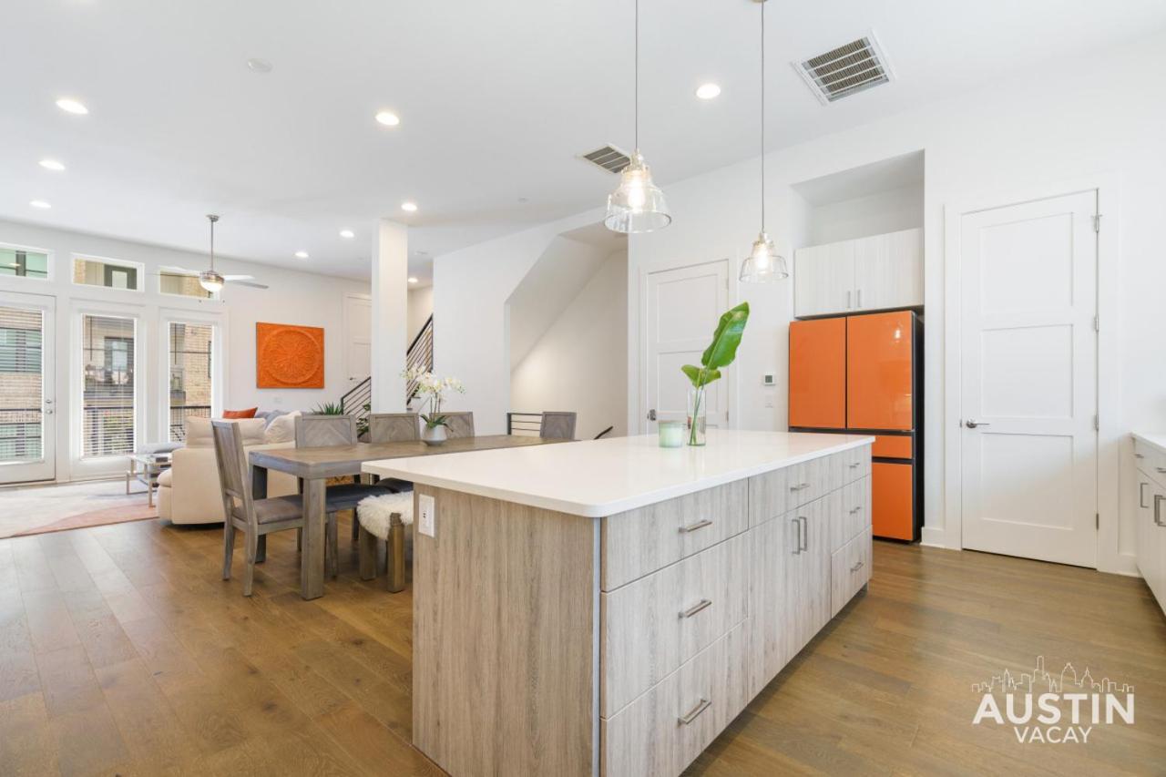 Urban Oasis 1 Mile From Ut Garage And Rooftop Holiday home Austin