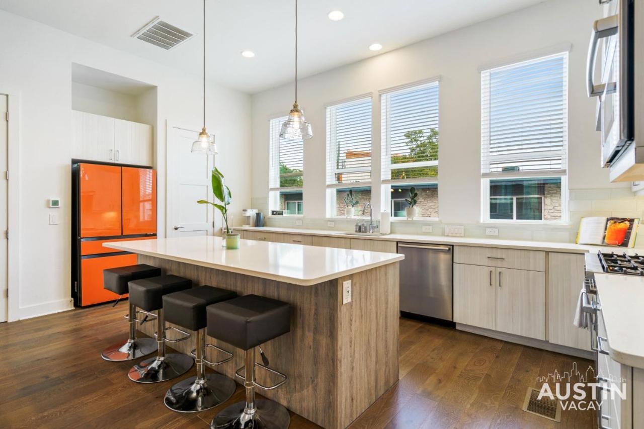 Urban Oasis 1 Mile From Ut Garage And Rooftop Holiday home *