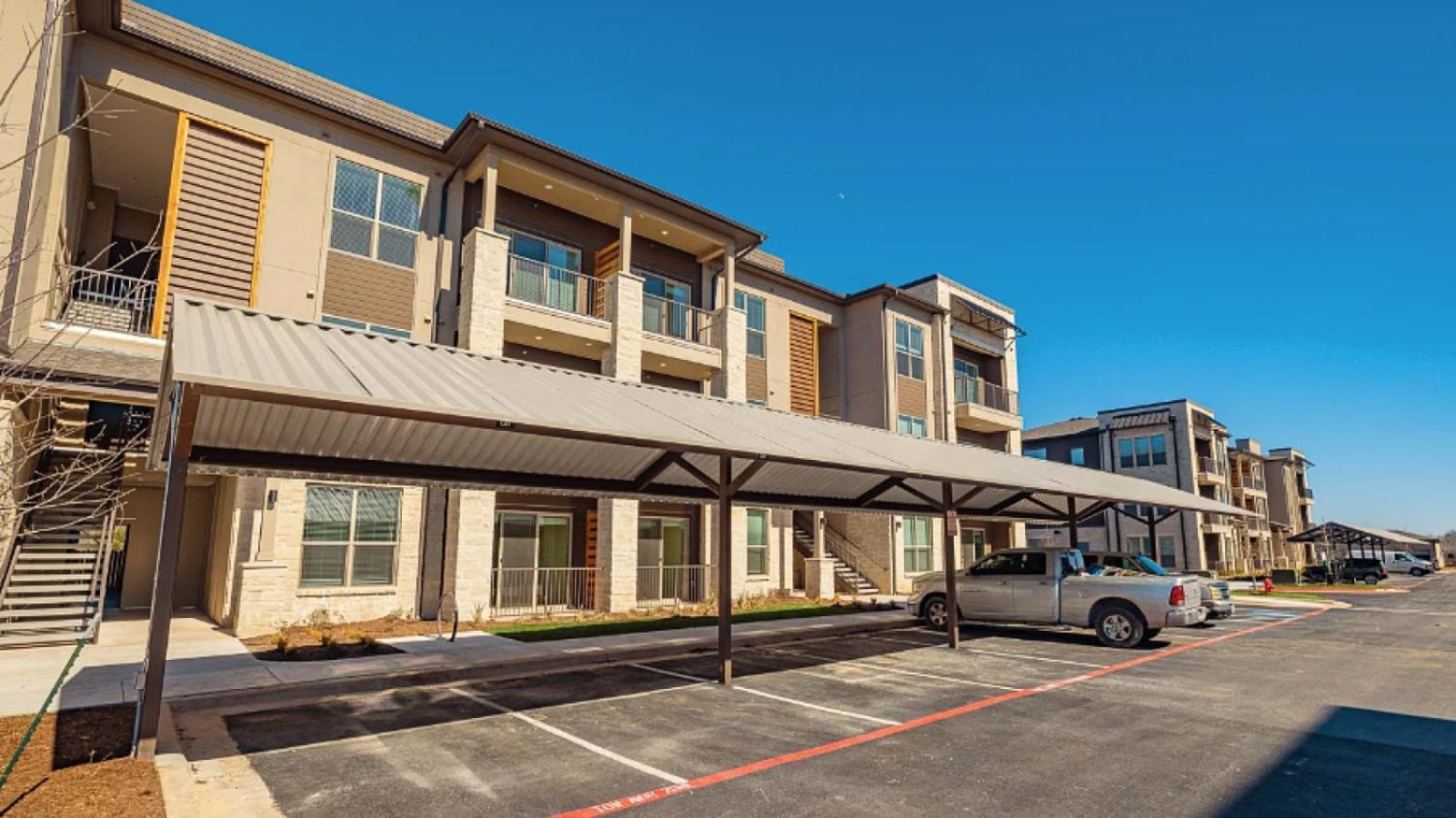 Apartment Landing At The Haywood - 1 Bedroom In Slaughter Creek
