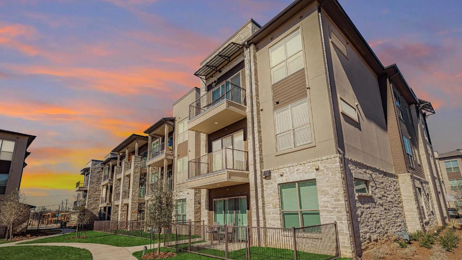 Apartment Landing At The Haywood - 1 Bedroom In Slaughter Creek *