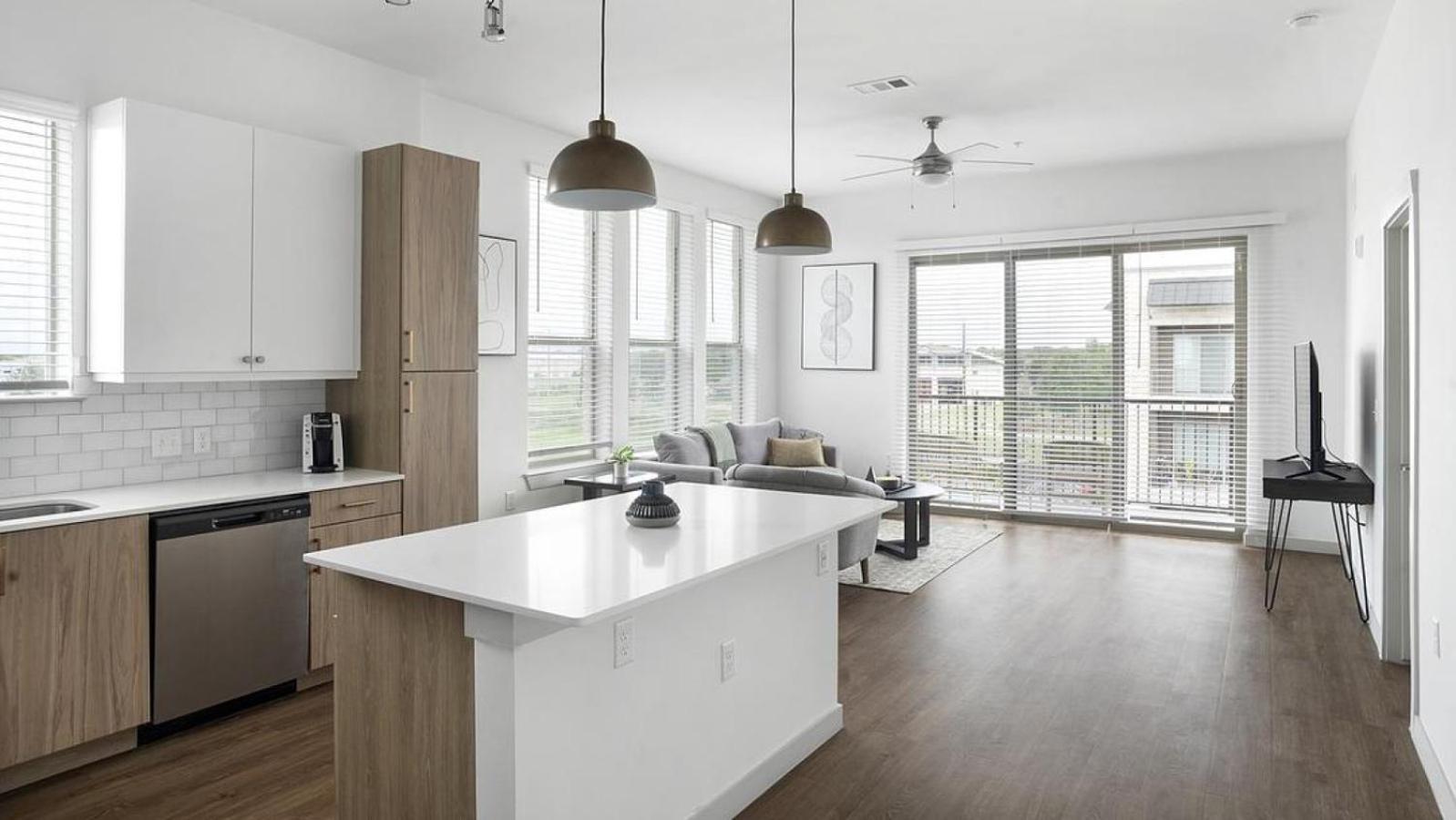 Apartment Landing At The Haywood - 2 Bedrooms In Slaughter Creek *