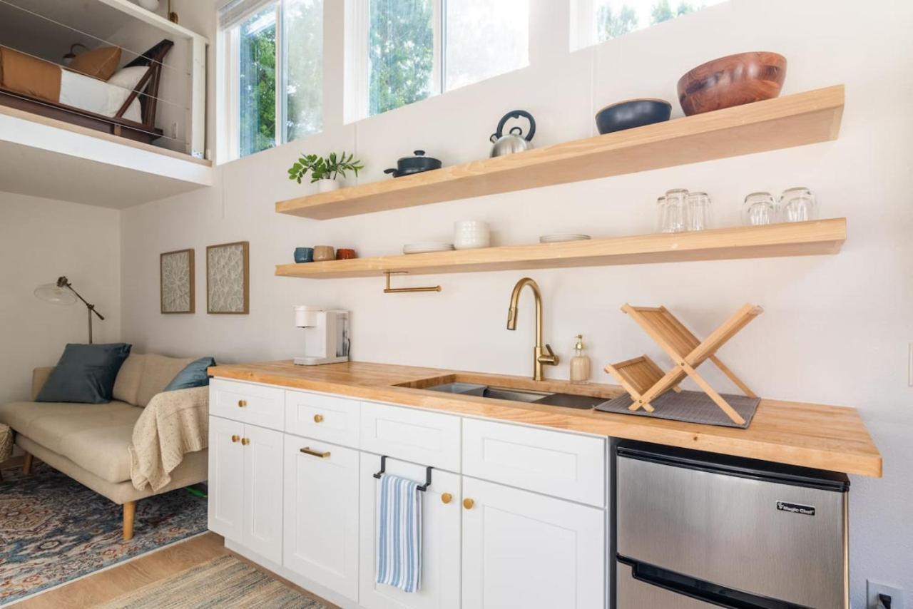 Boho Tiny - Walkable To The Of East Apartment Austin