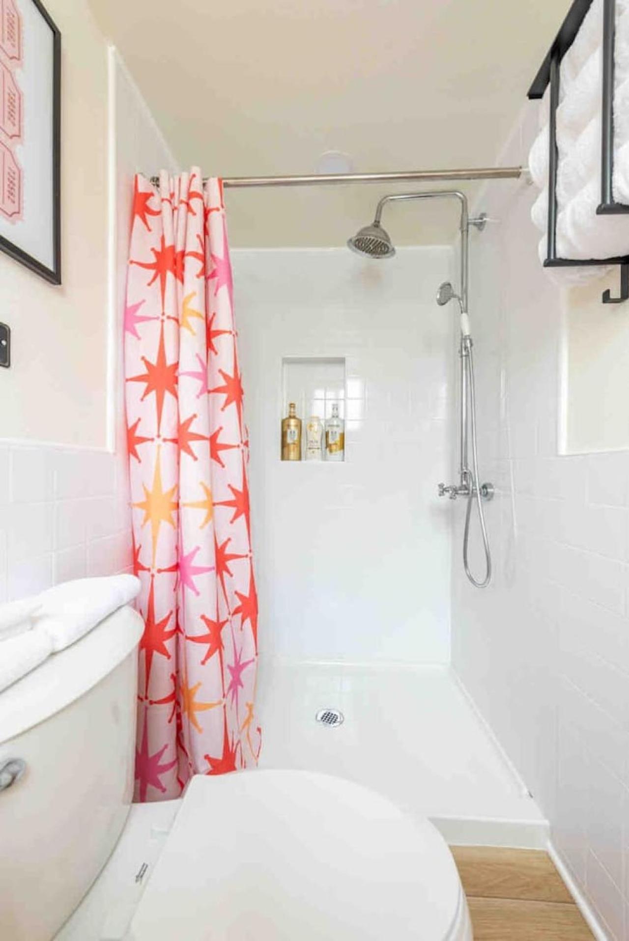 Unique Vintage Vibes - Cozy Tiny Close To Ut Apartment
