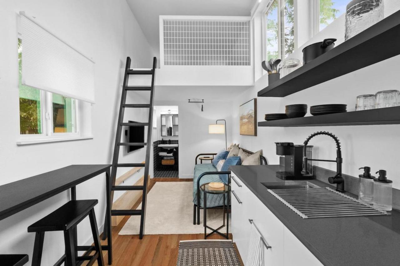 Spacious And Bright With Deck Walkable To 6th St * Austin