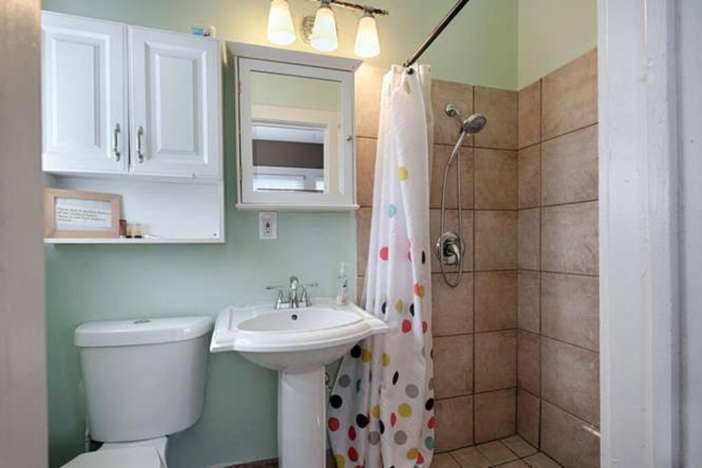 Apartment Fenced Backyard! Downtown Austin, 2 Blocks To 6thst Austin