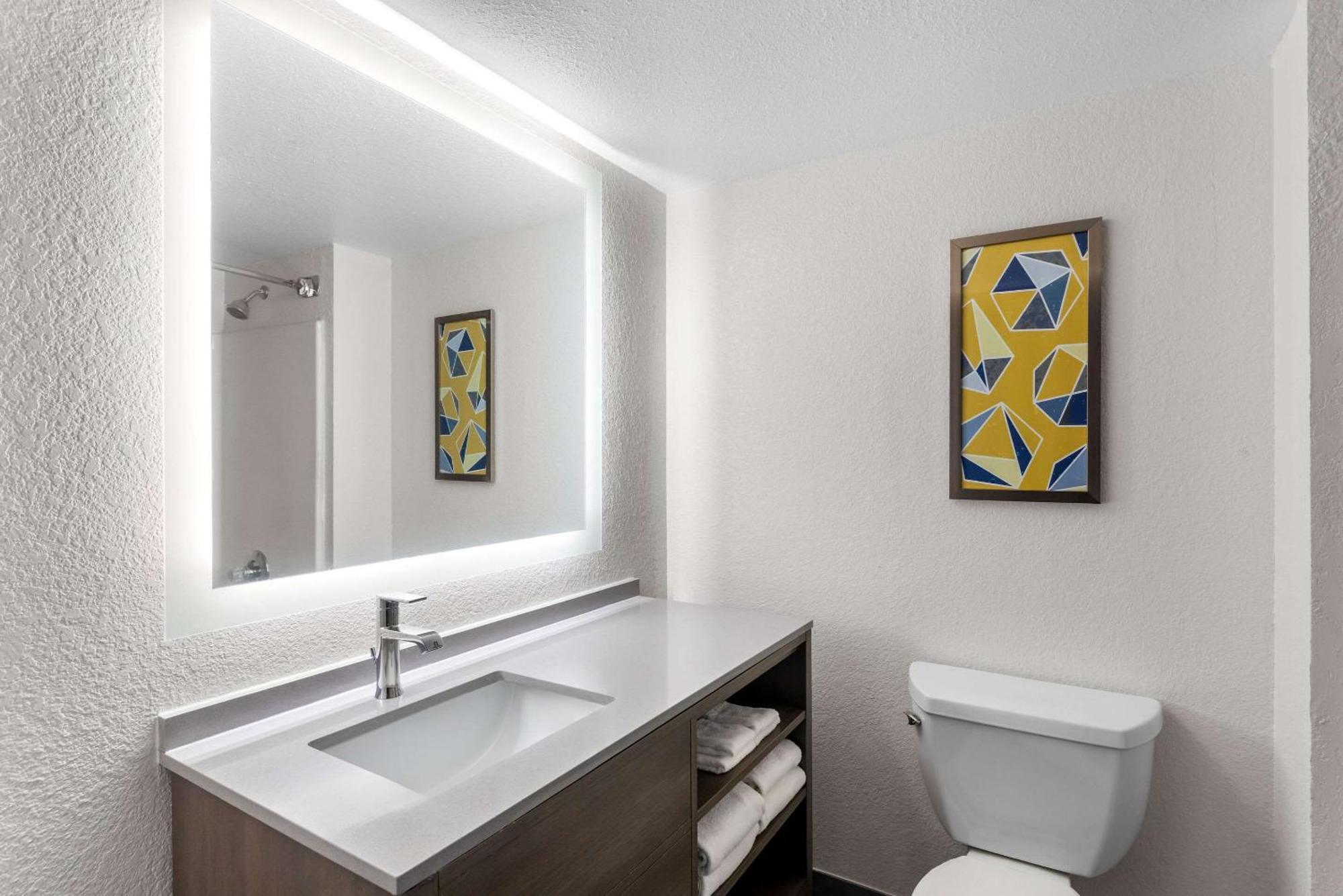 Comfort Airport 3* Austin