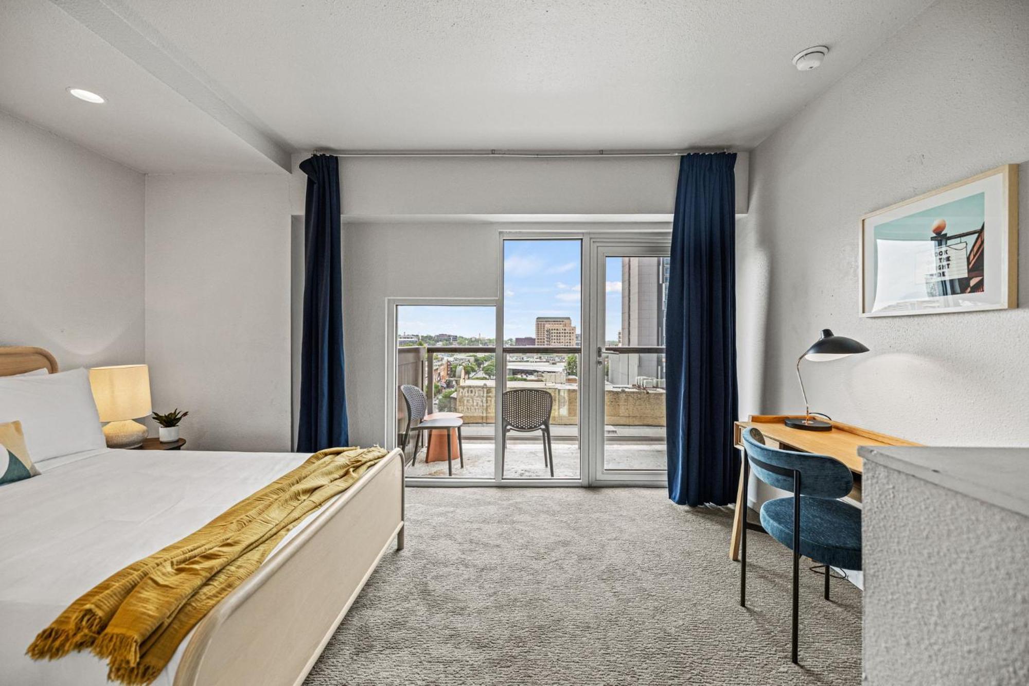 Littlefield Lofts, Hosted By Placemakr - 6th St Apartment
