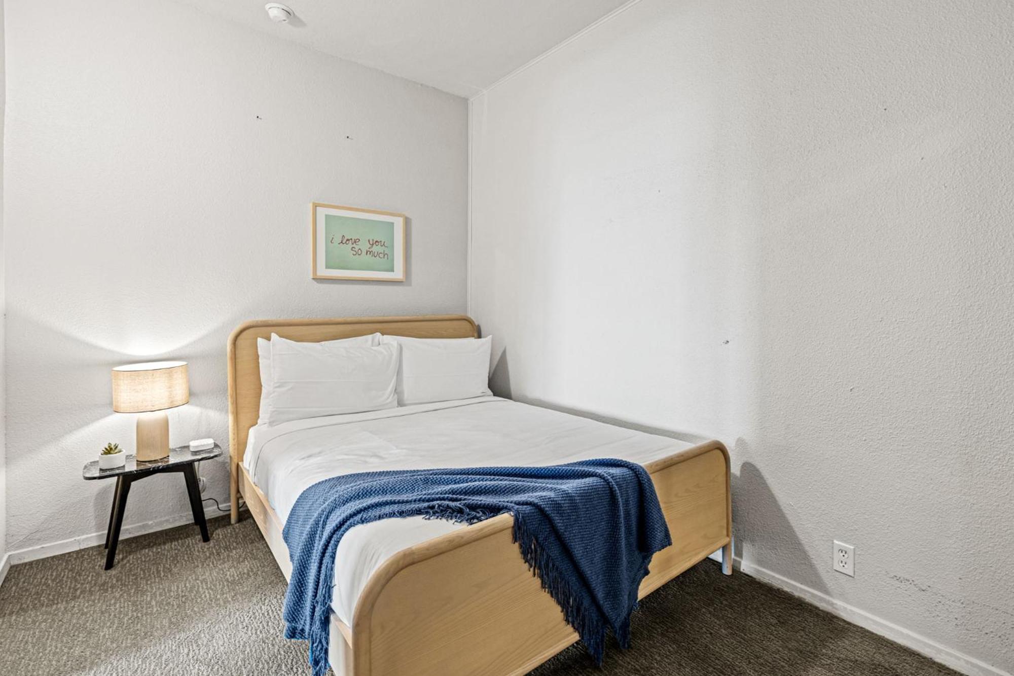 Littlefield Lofts, Hosted By Placemakr - 6th St Apartment