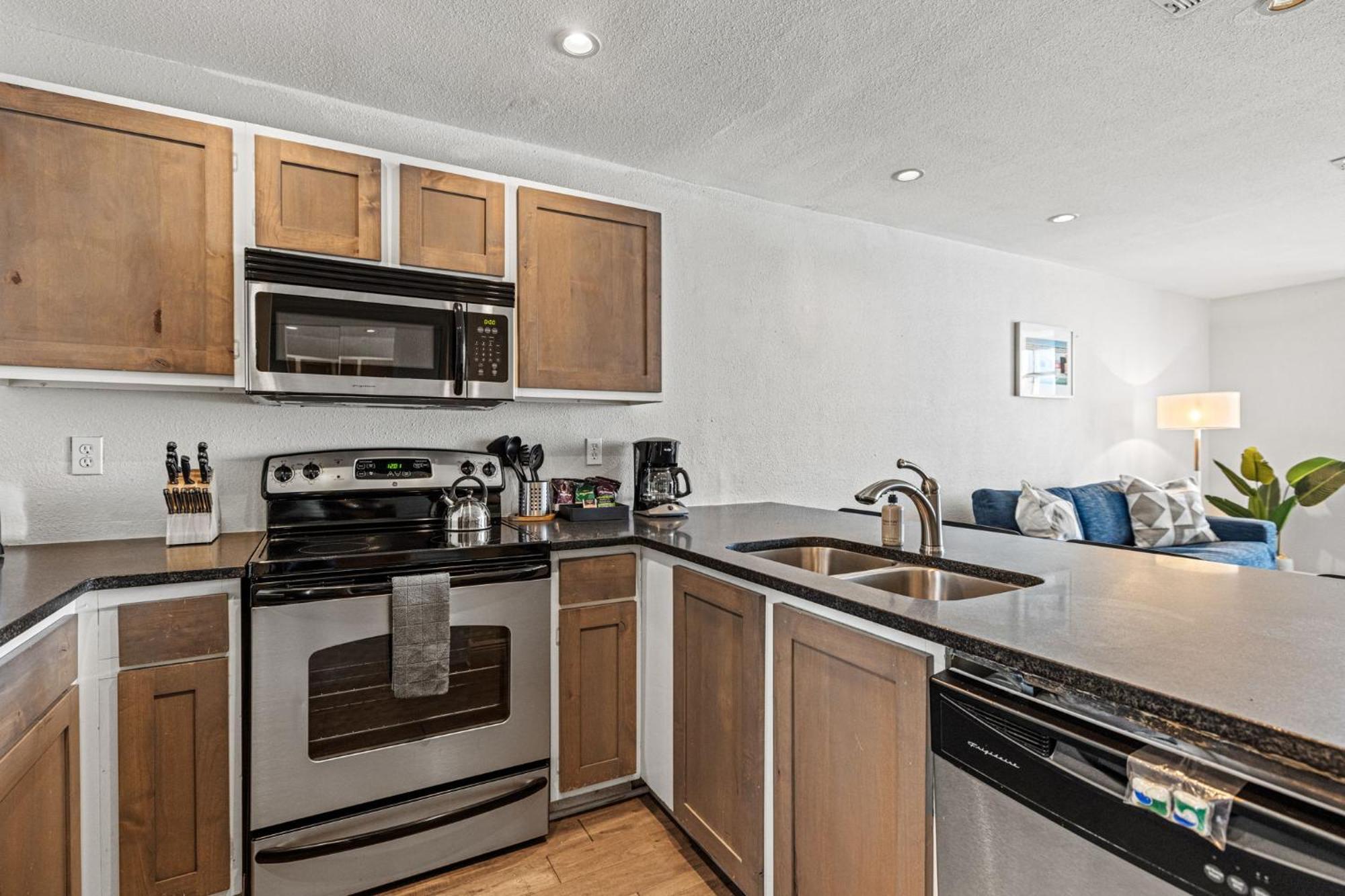 Littlefield Lofts, Hosted By Placemakr - 6th St * Austin