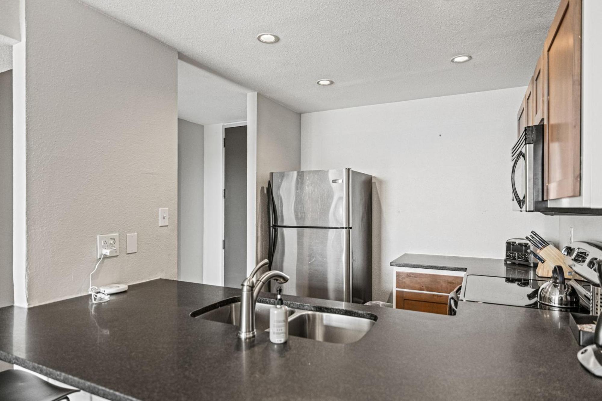Littlefield Lofts, Hosted By Placemakr - 6th St * Austin