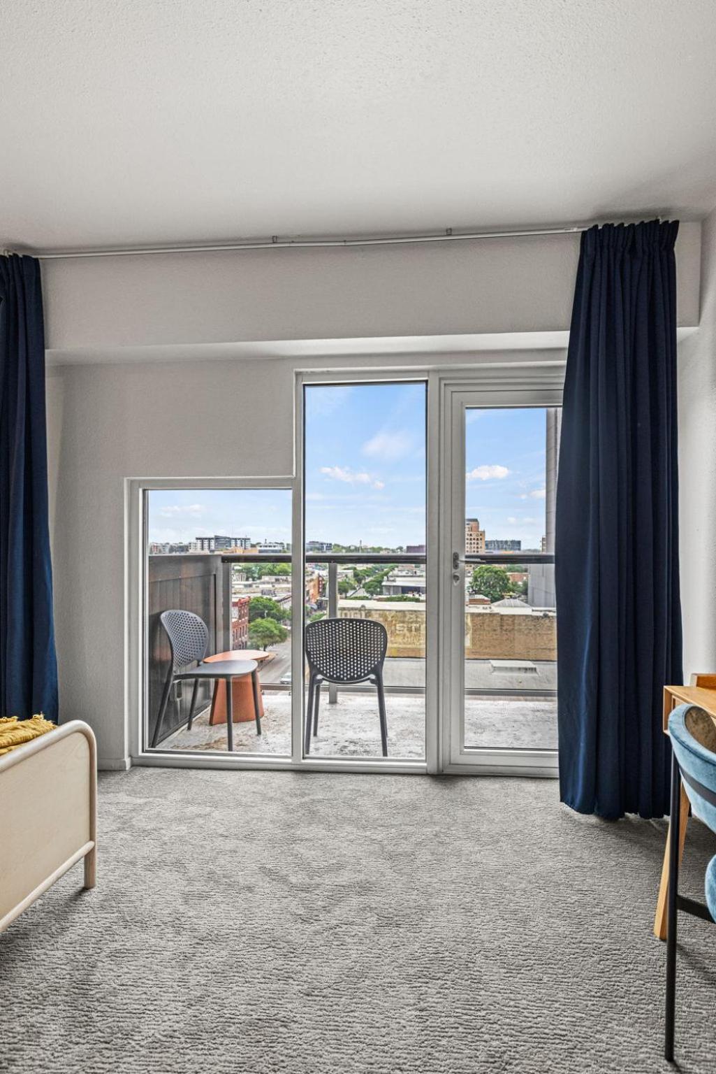 Littlefield Lofts, Hosted By Placemakr - 6th St Apartment *