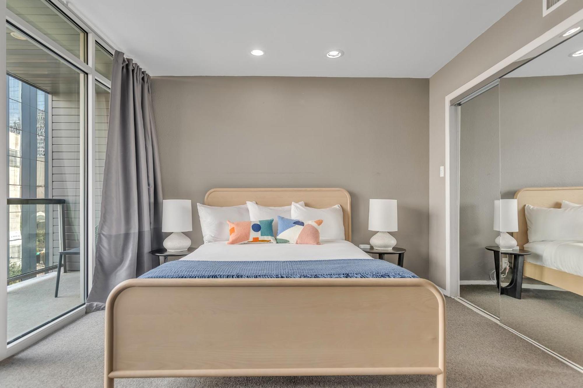 Littlefield Lofts, Hosted By Placemakr - 6th St Austin