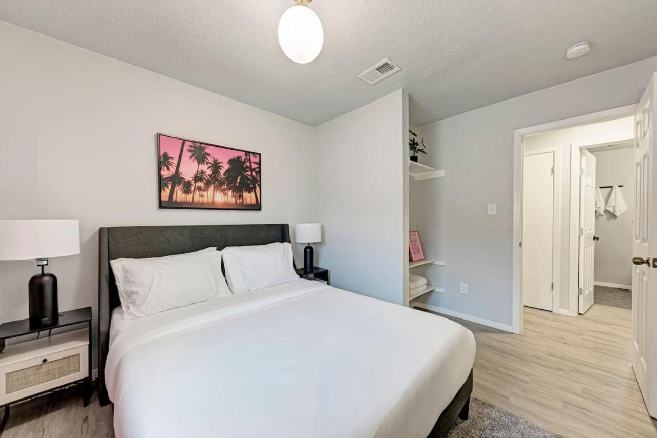 Pink Fun - Minutes To Downtown-aus Holiday home *