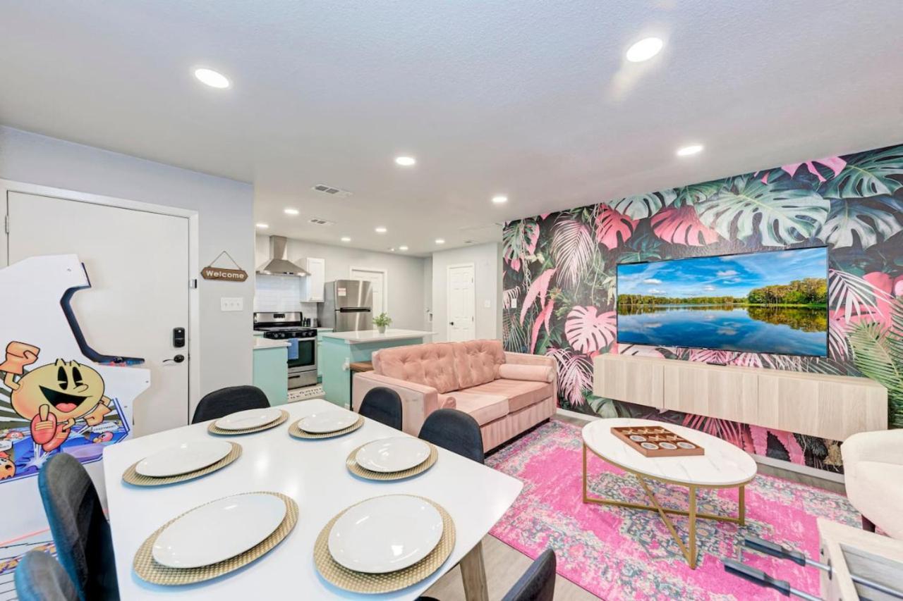 Holiday home Pink Fun - Minutes To Downtown-aus