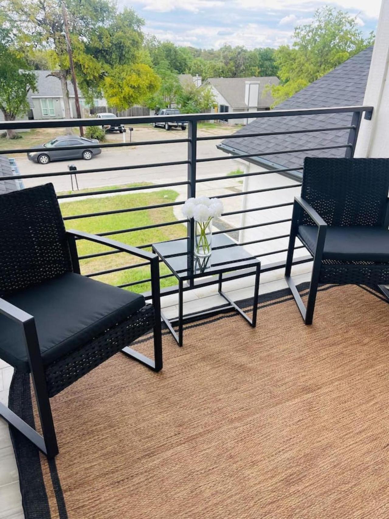 Luxury Combined Homes - Downtown Access - Balcony Holiday home *