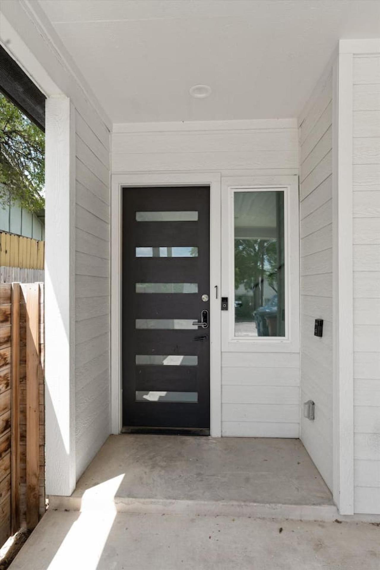Luxury Combined Homes - Downtown Access - Balcony * Austin