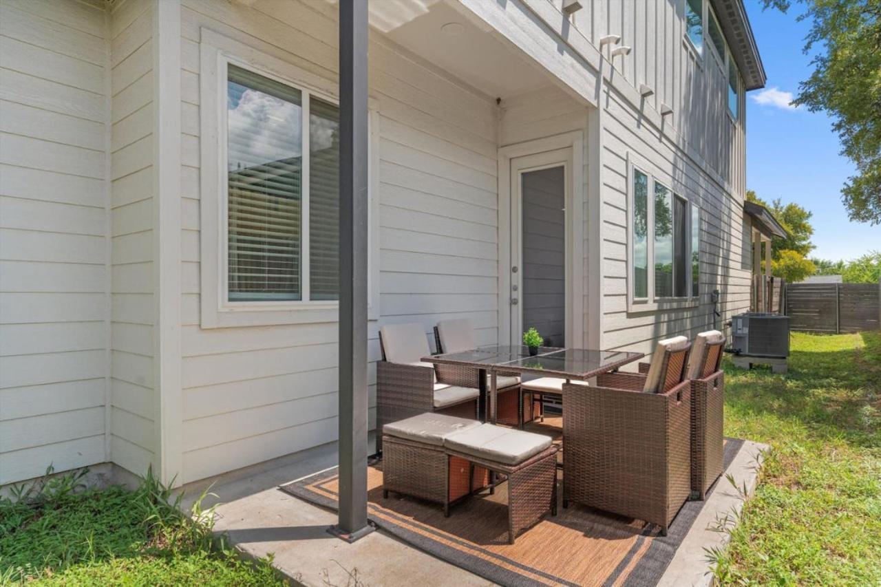 Luxury Combined Homes - Downtown Access - Balcony Holiday home
