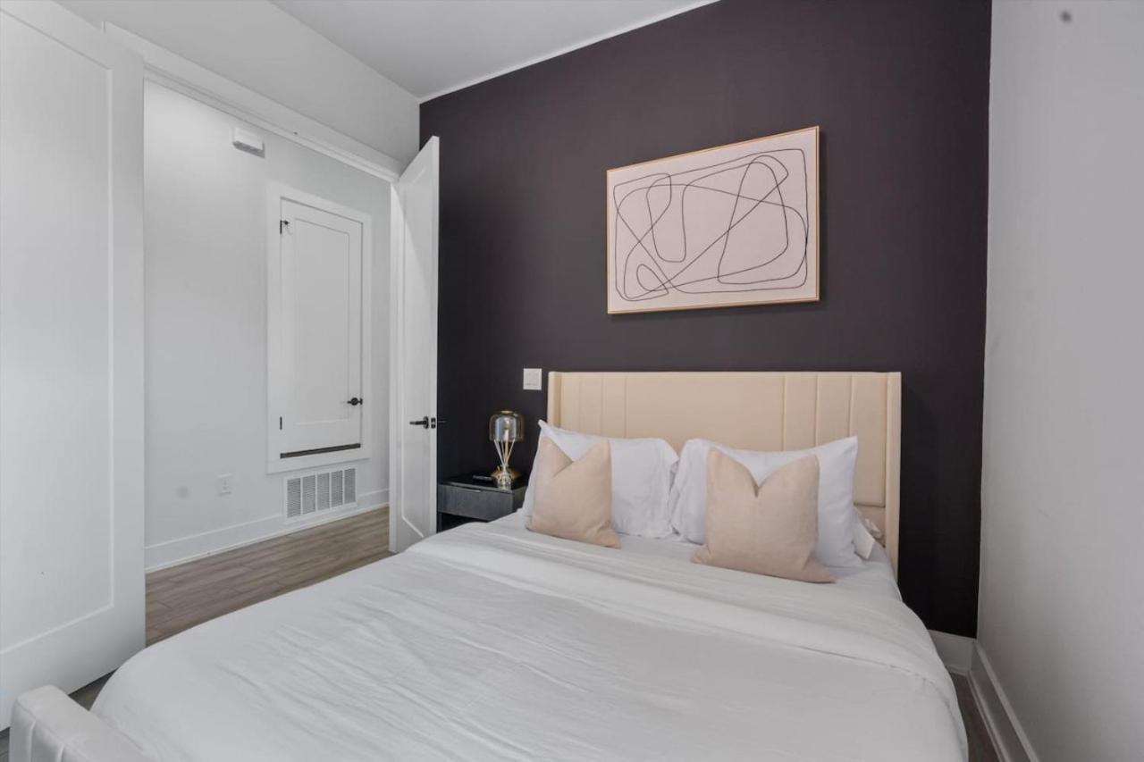 Luxury Combined Homes - Downtown Access - Balcony Austin